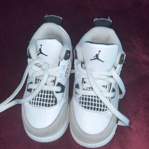 Air Jordan 4 Retro TD 'Military Black' 8c